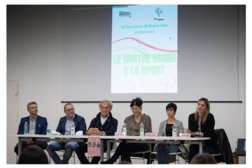 Donne e sport- Il sindaco Omar Mattioli, l'assessore allo sport Giovanni Carito, l'assessore alla cultura Lamberto Forni, l'ex pallavolista della nazionale italiana Antonella Bragaglia, l'ex calciatrice di serie A e assessora allo sport e al bilancio della città metropolitana di Bologna Roberta Li calzi e l'ex nazionale di atletica nonchè detentrice del record italiano di lancio del martello Ester Balassini